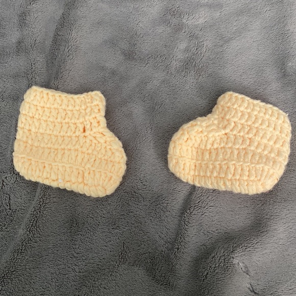 Newborn Mickey Mouse outfit - Picture 4 of 8